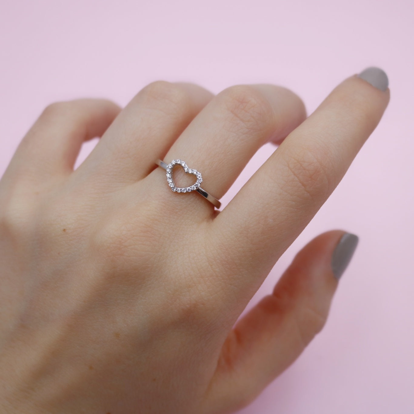 Anillo de Plata Corazón Silueta Circones