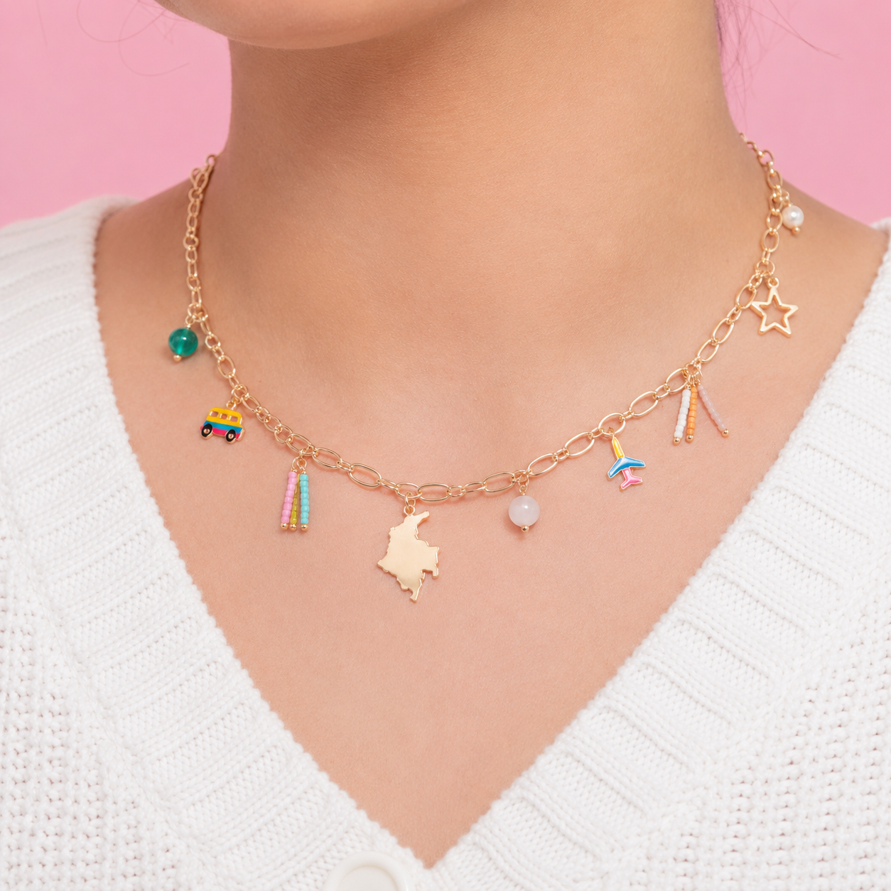 Collar Colombia Charms Dorado – Viaje y Raíces