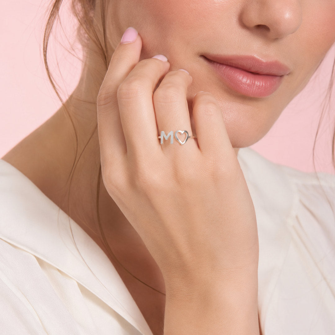 Anillo Letras Roman Corazón en Plata