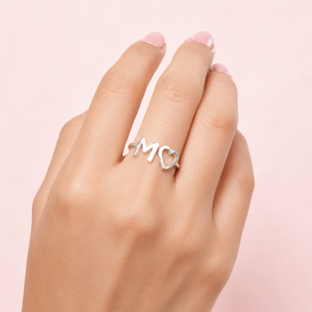 Anillo Letras Roman Corazón en Plata