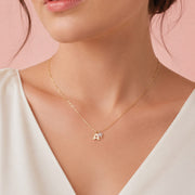 Collar Inicial Dorado con Cuarzo Rosa