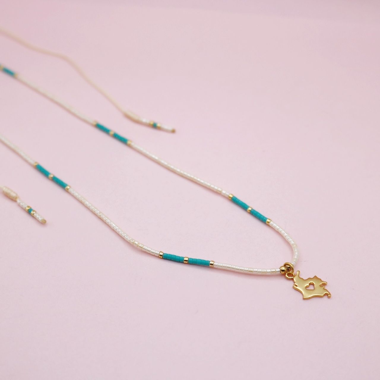 Collar en Hilo Mostacilla Colombia Dorado