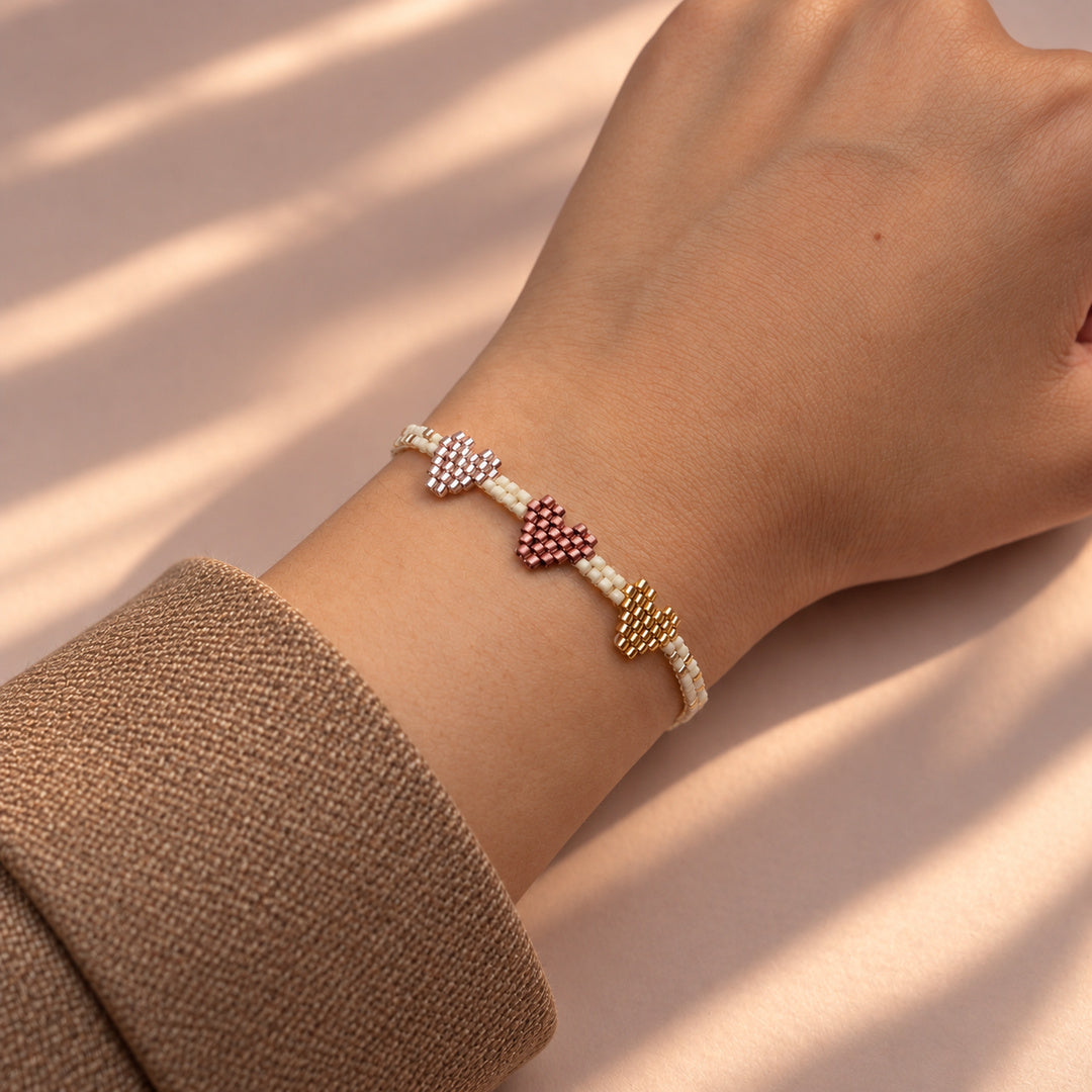 Pulsera Tejida Corazones Tonos Tierra