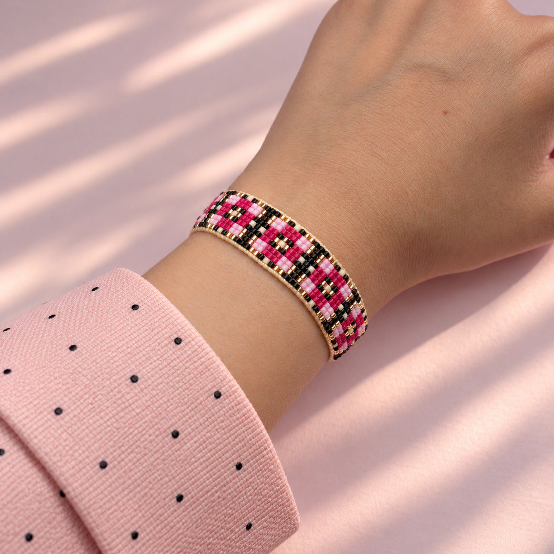 Pulsera Tejida Cuadros Fucsia y Negro