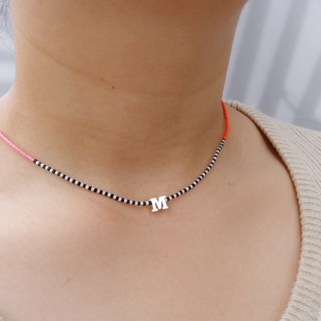 Collar Letras en Plata con Mostacillas