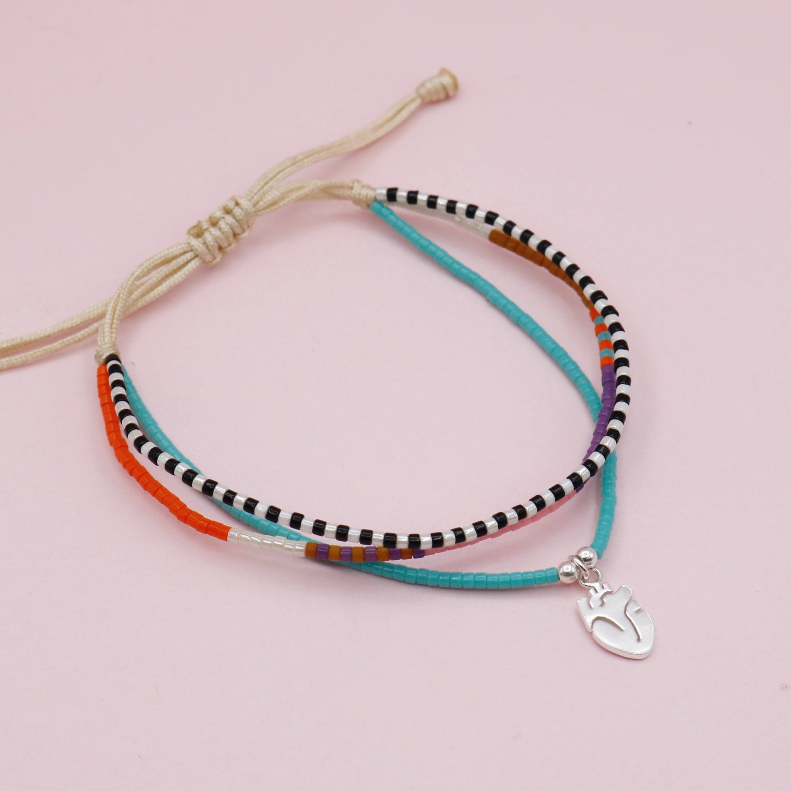 Pulsera Mostacillas Un Corazón que Late