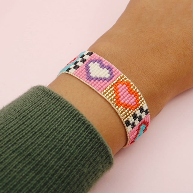 Pulsera Tejida Corazón Encantado