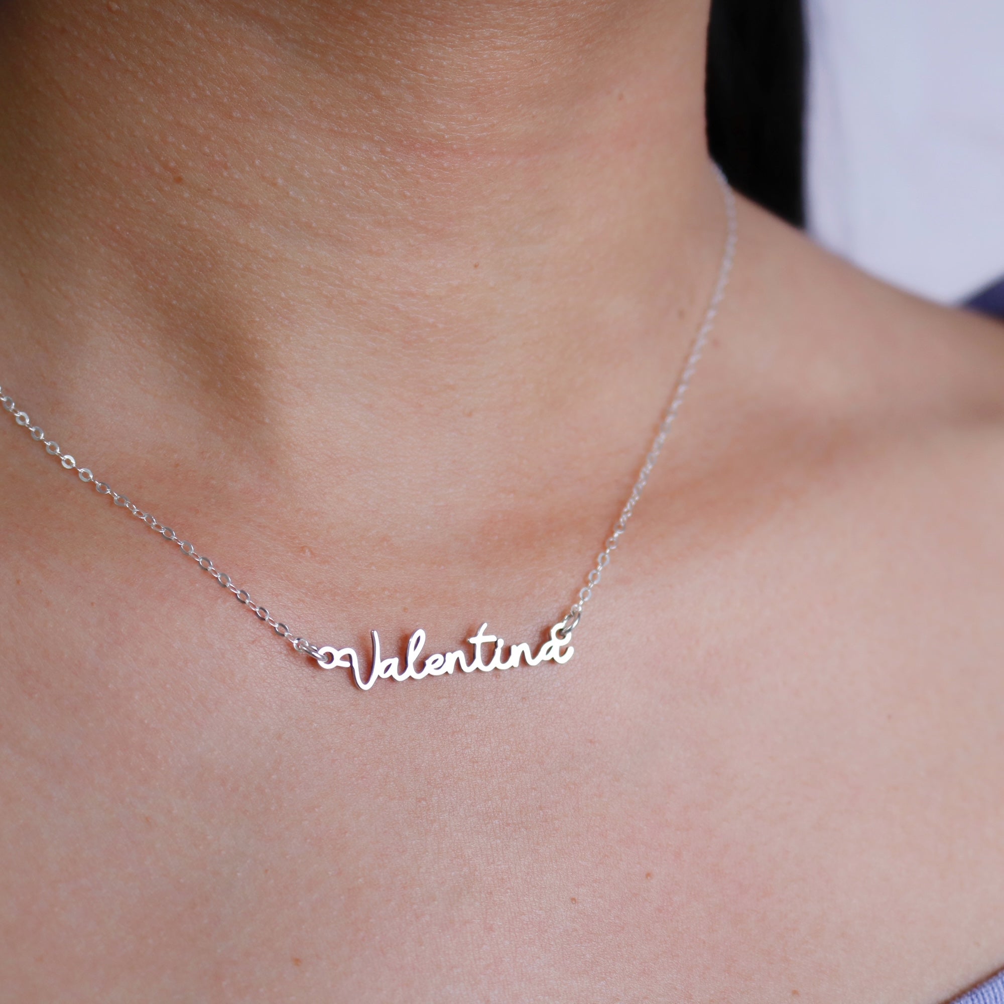 Collar Nombre o palabra Horizontal Valentina