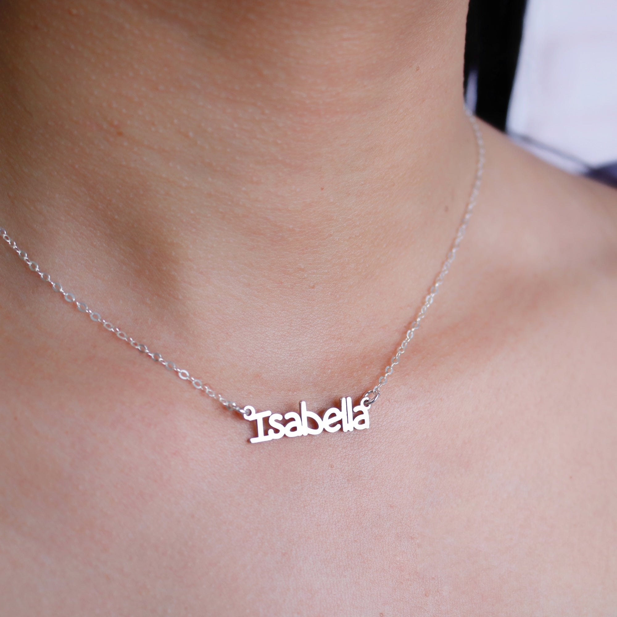 Collar Nombre o palabra Horizontal Isabella