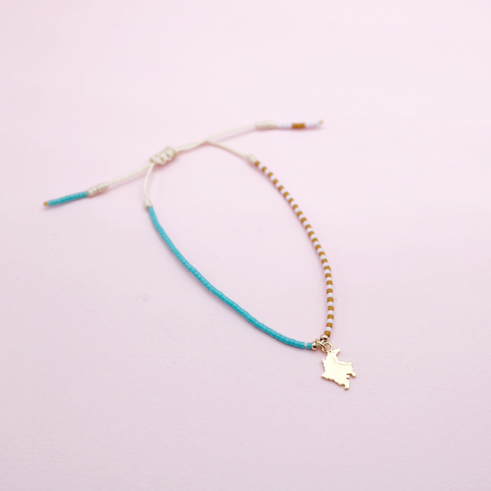 Pulsera Sencilla Mostacilla Colombia Dorado Colgante