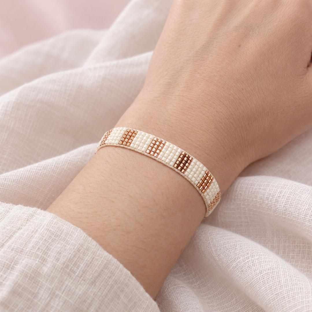Pulsera Miyuki Geométrica en Tonos Dorados
