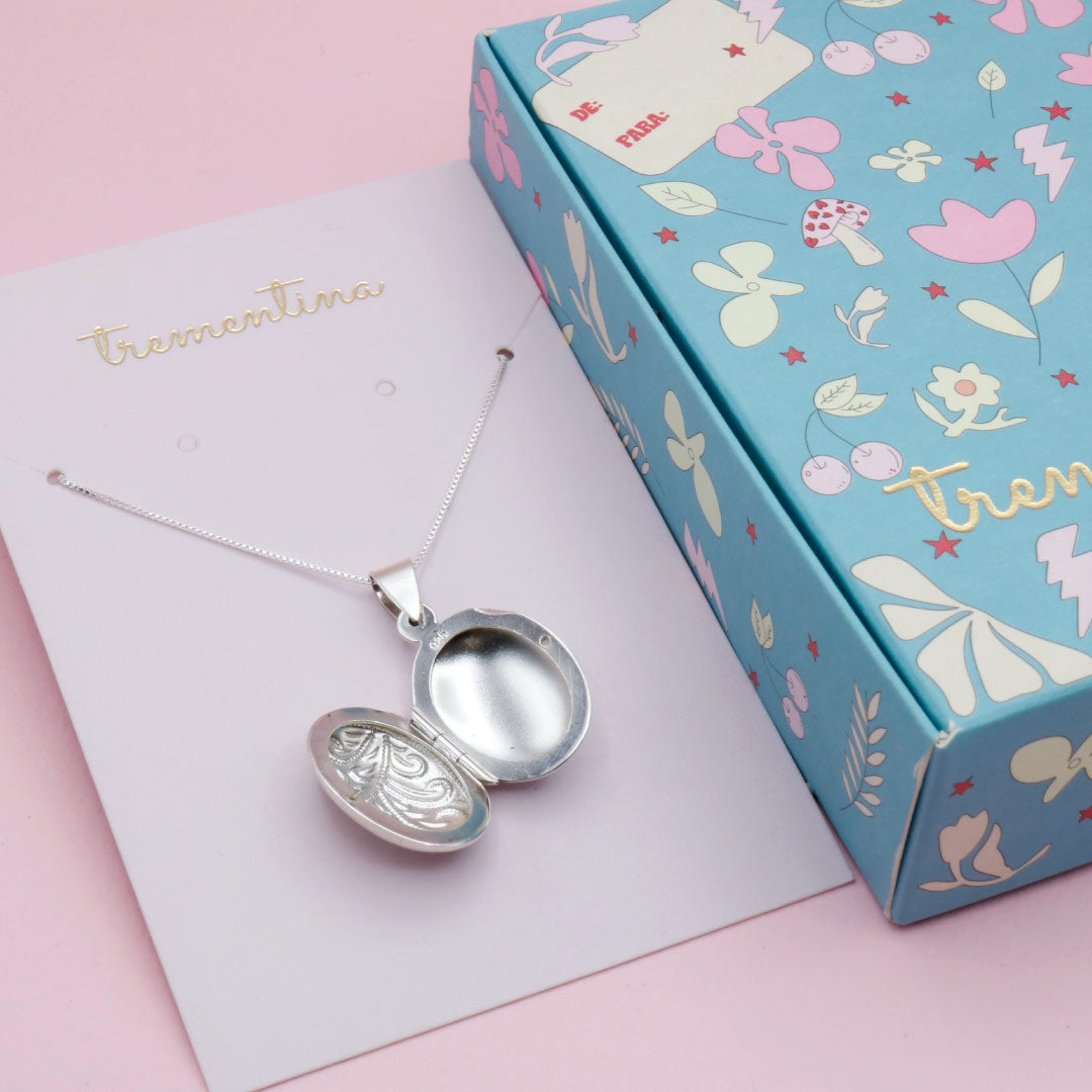 Relicario Ovalado en Plata