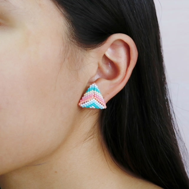 Aretes tejidos Triángulo Pastelitos