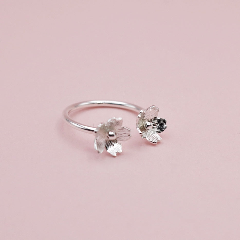 Anillo en Plata Flores