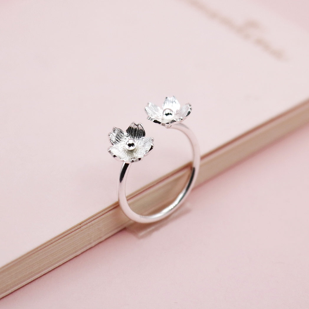 Anillo en Plata Flores